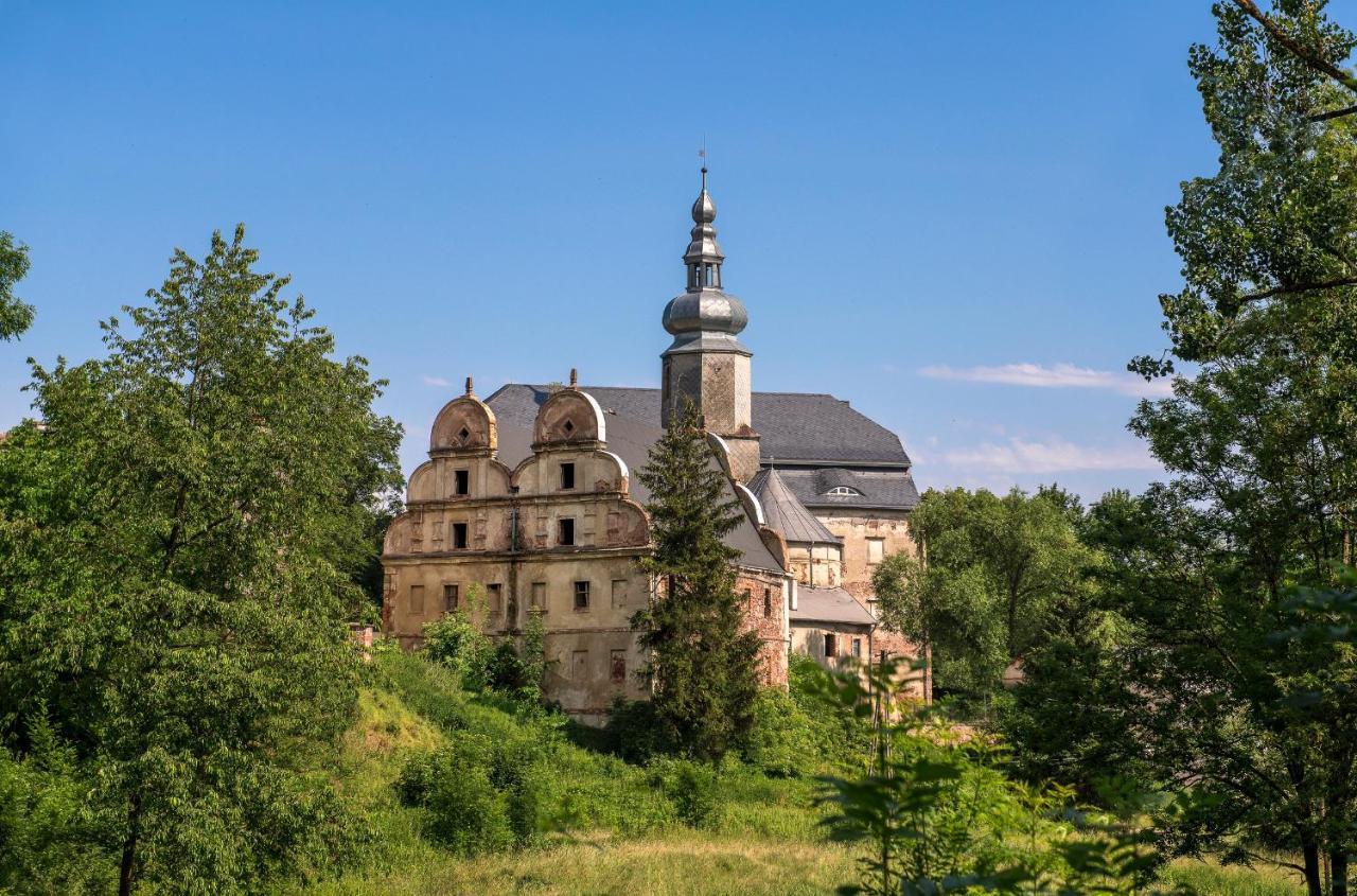 Zamek Sarny - Schloss Scharfeneck Kłodzko Εξωτερικό φωτογραφία